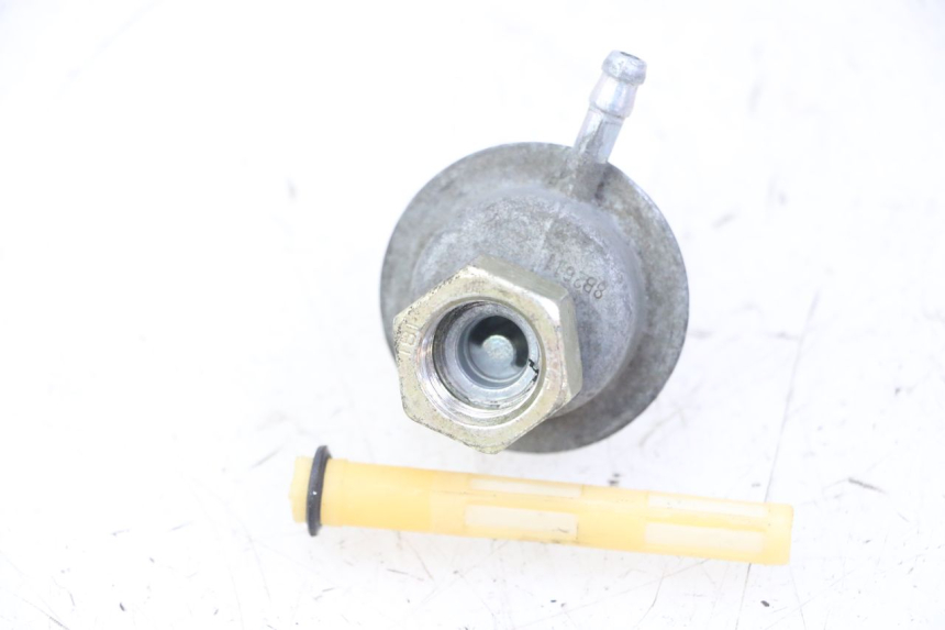 photo de RUBINETTO SERBATOIO SYM FIDDLE 125 (2008 - 2010) - Zoom sullo stato d'uso