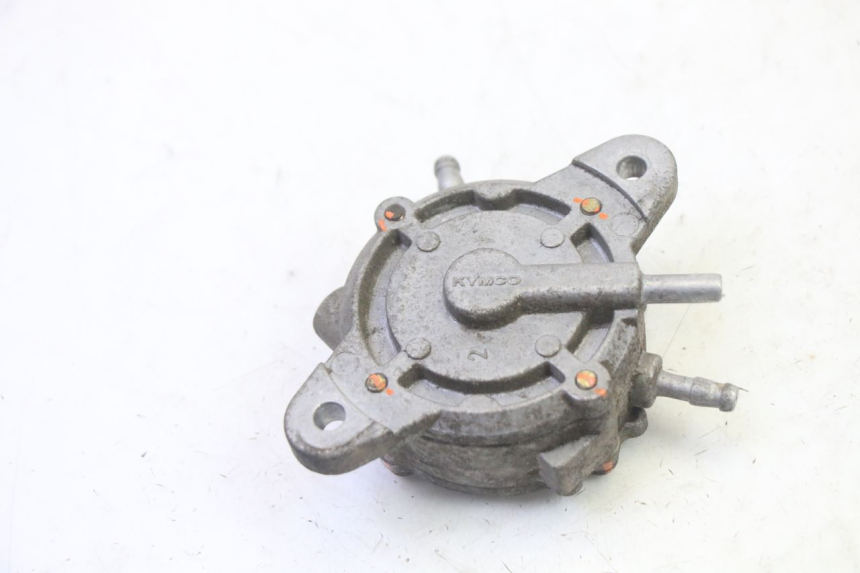 photo de RUBINETTO SERBATOIO KYMCO GRAND DINK 125 (2008 - 2014) - Altra angolazione