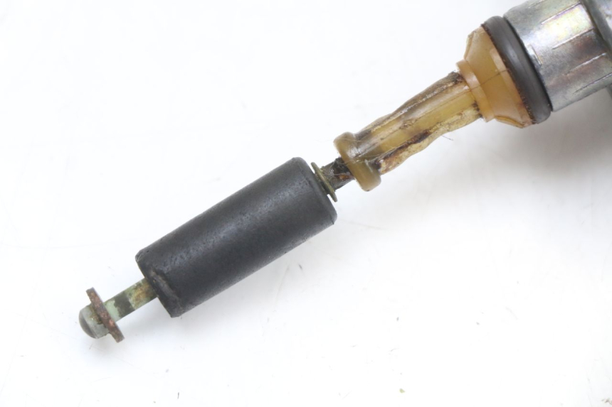 photo de RUBINETTO SERBATOIO PEUGEOT LUDIX 50 (2005 - 2007) - Primo piano tecnico