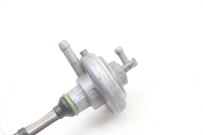 photo de DEPRESSIONE SERBATOIO PIAGGIO NEW TYPHOON 50 (2018 - 2021) - Zoom sullo stato d'uso