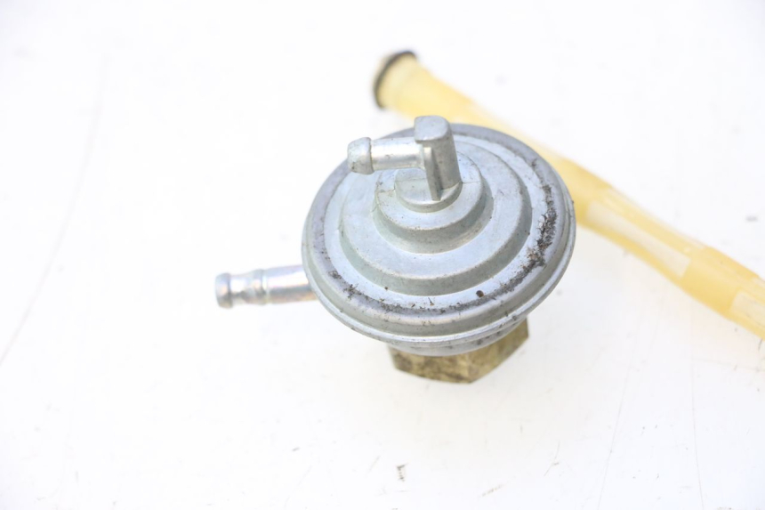 photo de DEPRESSIONE SERBATOIO HONDA SCV LEAD 100 (2003 - 2007) - Altra angolazione