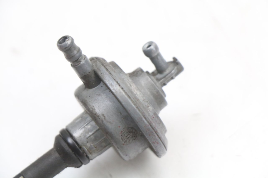 photo de RUBINETTO SERBATOIO APRILIA SR CARB LC 2T 50 (2004 - 2012) - Zoom sullo stato d'uso