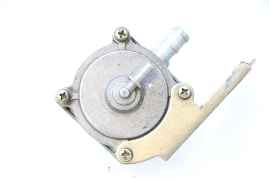 photo de RUBINETTO SERBATOIO HONDA ST PAN EUROPEAN 1100 (1990 - 2002) - Primo piano tecnico