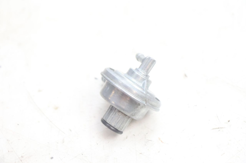 photo de RUBINETTO SERBATOIO PEUGEOT STREETZONE NAKED 2T 50 (2014 - 2018) - Zoom sullo stato d'uso