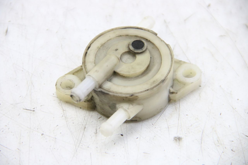 photo de DEPRESSIONE SERBATOIO PIAGGIO VESPA GRANTURISMO 125 (2003 - 2007) - Dettaglio del componente