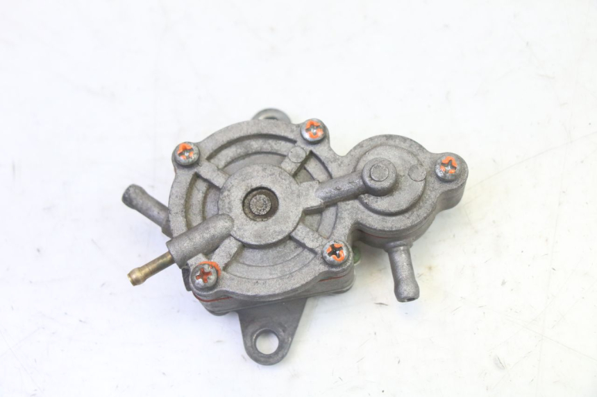 photo de DEPRESSIONE SERBATOIO PEUGEOT VIVACITY NEW 2T 50 (2008 - 2017) - Zoom sullo stato d'uso