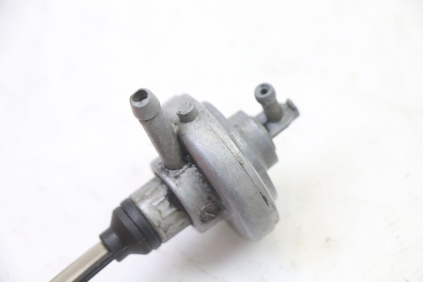 photo de DEPRESSIONE SERBATOIO PEUGEOT VIVACITY 50 (2004 - 2009) - Zoom sullo stato d'uso