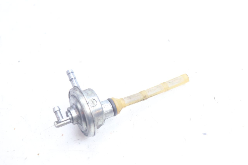 photo de RUBINETTO SERBATOIO PEUGEOT VIVACITY 100 (1999 - 2008) - Zoom sullo stato d'uso