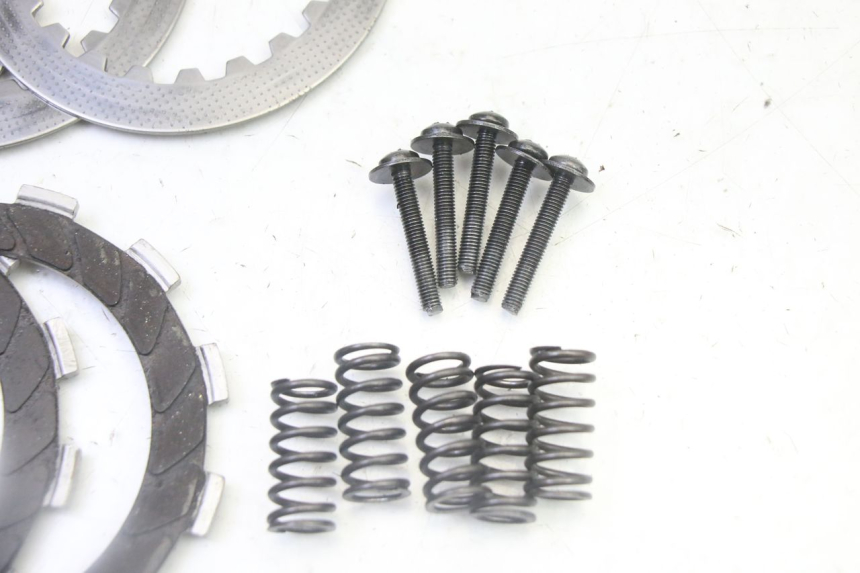 photo de DISCO FRIZIONE DERBI SENDA SM DRD 50 (2008 - 2013) - Primo piano tecnico