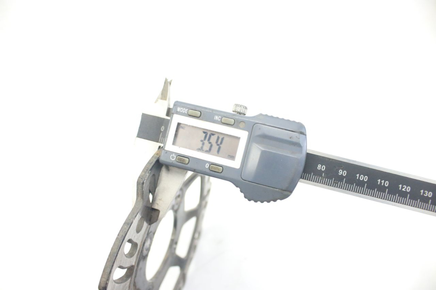 photo de DISCO FRENO POSTERIORE CCR DIRT BIKE 125 - Primo piano tecnico