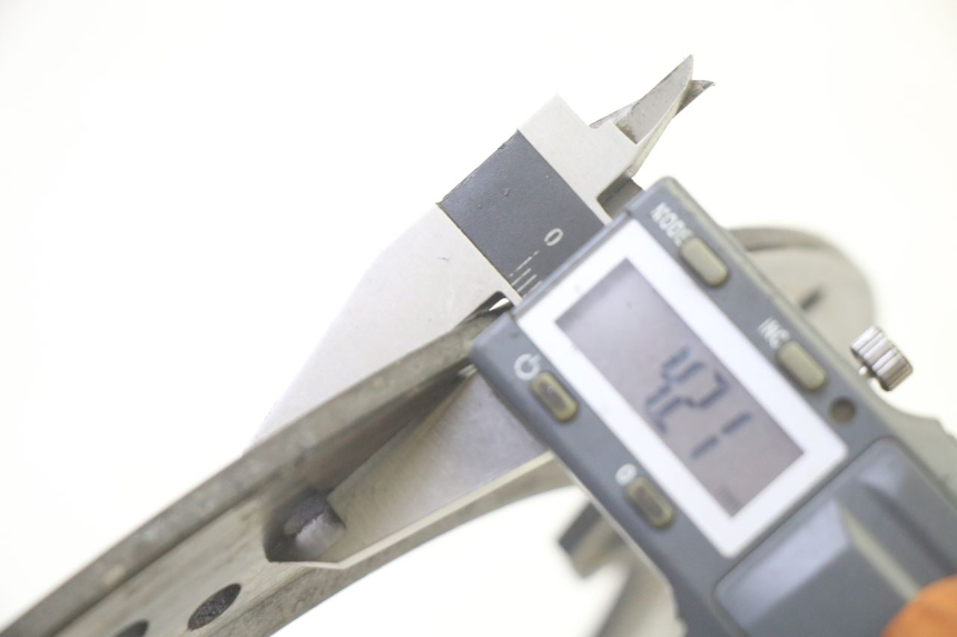 photo de DISCO FRENO POSTERIORE SUZUKI DL V STROM 1000 (2002 - 2007) - Primo piano tecnico