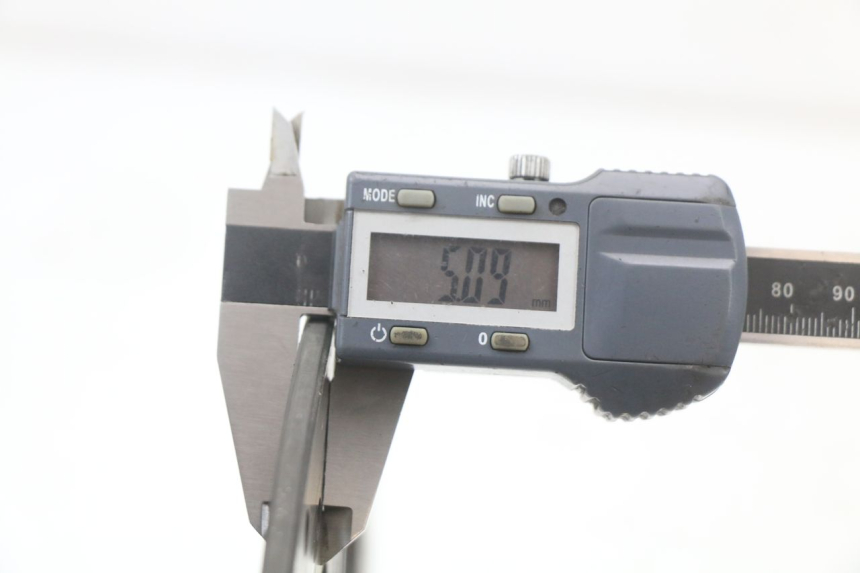 photo de DISCO FRENO POSTERIORE MOTO GUZZI NORGE 8V GT 1200 (2011 - 2016) - Primo piano tecnico