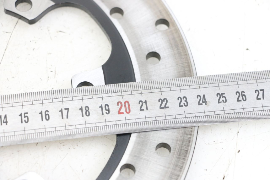 photo de DISCO FRENO POSTERIORE ROYAL ENFIELD CONTINENTAL GT 650 (2019 - 2024) - Zoom sullo stato d'uso