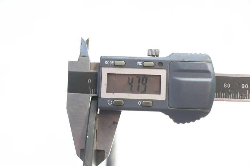 photo de DISCO FRENO POSTERIORE SUZUKI SV S 650 (2003 - 2009) - Primo piano tecnico