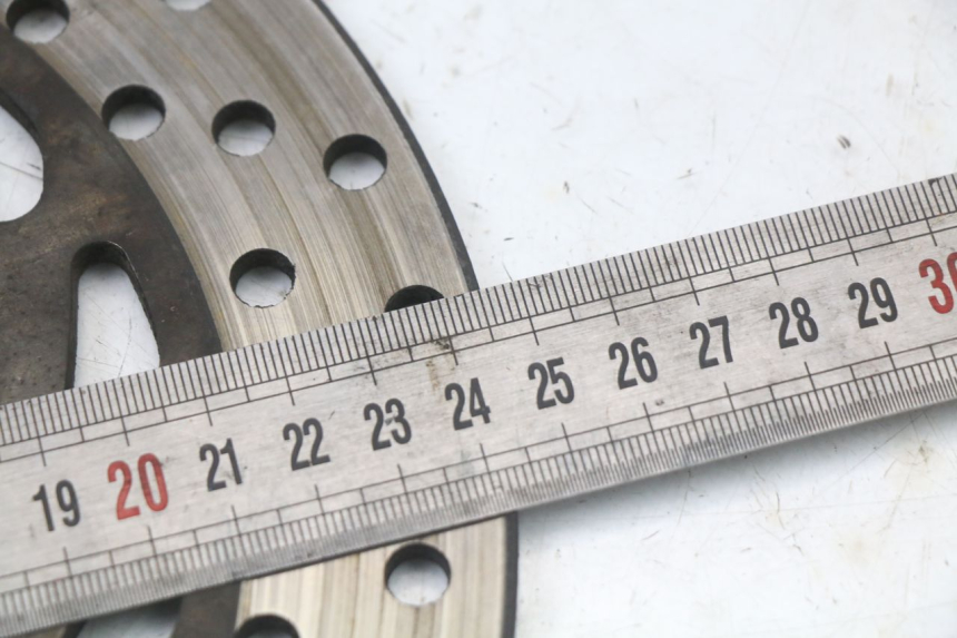 photo de DISCO FRENO POSTERIORE YAMAHA XJ6 ABS 600 (2008 - 2016) - Zoom sullo stato d'uso