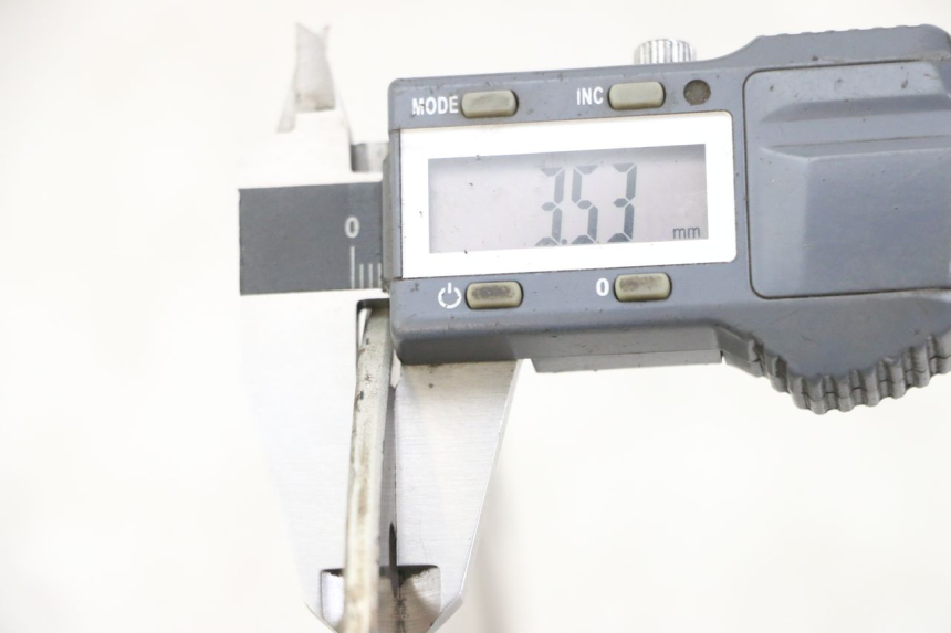 photo de DISCO FRENO ANTERIORE DAELIM BESBI 125 (2007 - 2008) - Zoom sullo stato d'uso