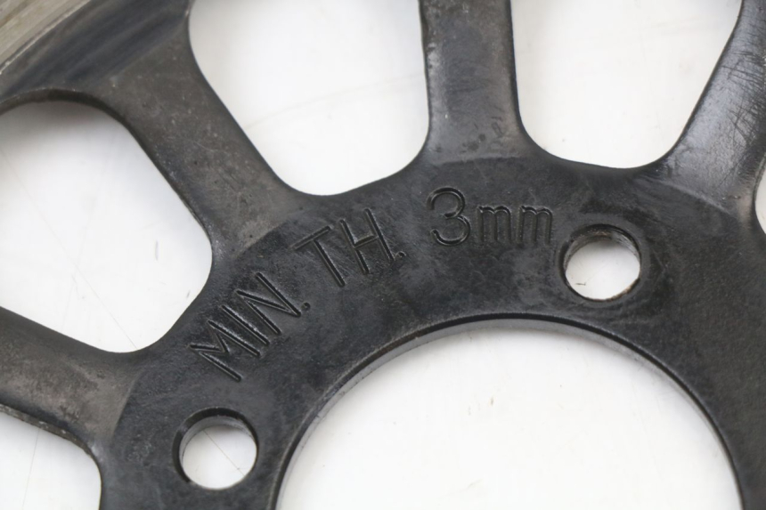 photo de DISCO FRENO ANTERIORE SUZUKI GN 125 (1997 - 2000) - Altra angolazione