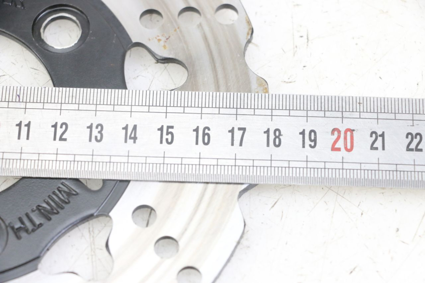 photo de DISCO FRENO ANTERIORE NECO ONE SX 4T 50 (2022 - 2025) - Zoom sullo stato d'uso