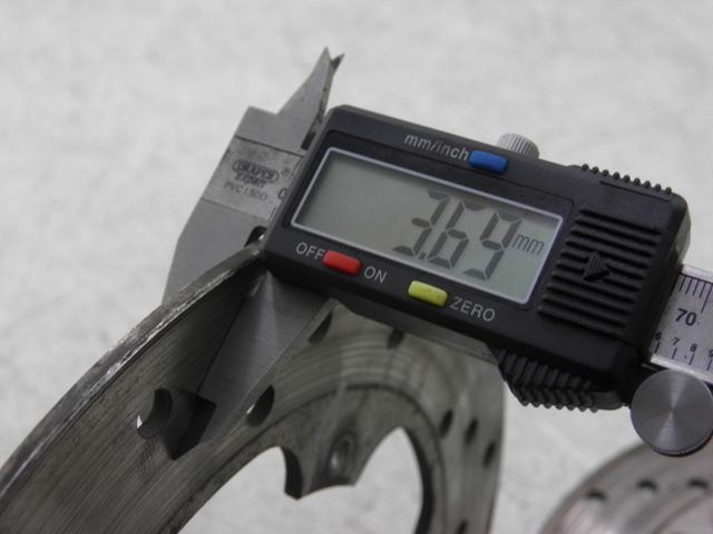 photo de DISCO FRENO ANTERIORE PIAGGIO X9 250 (2000 - 2002) - Zoom sullo stato d'uso