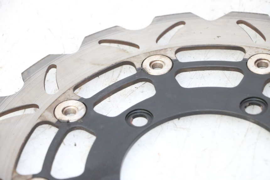 photo de DISCO FRENO ANTERIORE MAG POWER R-STREET 50 (2016 - 2025) - Primo piano tecnico