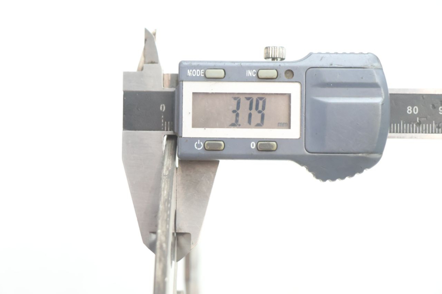 photo de DISCO FRENO ANTERIORE TNT MOTOR ROMA 12' 2T 50 (2007 - 2018) - Primo piano tecnico