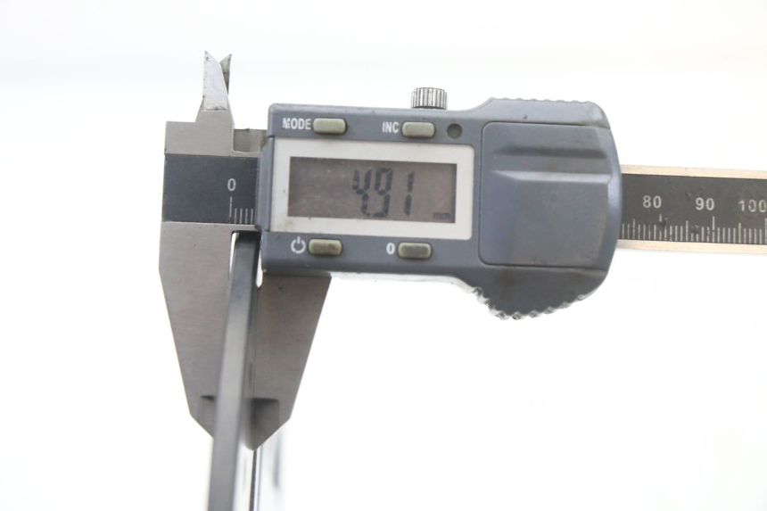 photo de DISCO FRENO ANTERIORE ROYAL ENFIELD HYMALAYAN 410 (2016 - 2023) - Dettagli dei punti di fissaggio