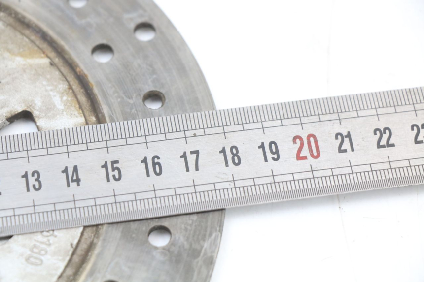 photo de DISCO FRENO ANTERIORE JM MOTORS SANTANA 50 (2014 - 2023) - Zoom sullo stato d'uso