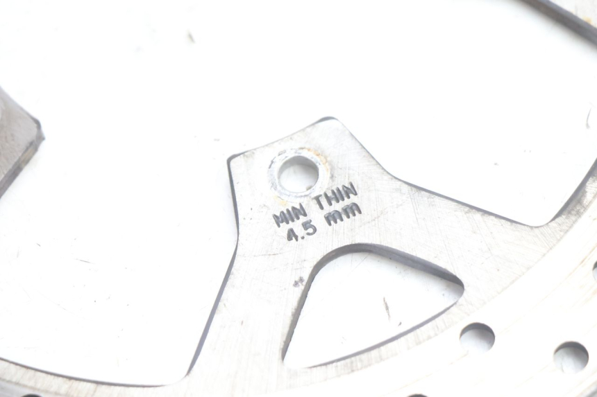 photo de DISCO FRENO ANTERIORE PEUGEOT SATELIS 125 (2006 - 2009) - Primo piano tecnico