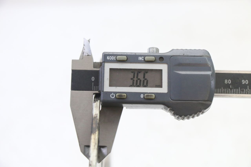 photo de DISCO FRENO ANTERIORE YAMAHA TDR DELTABOX 125 (1997 - 2003) - Primo piano tecnico