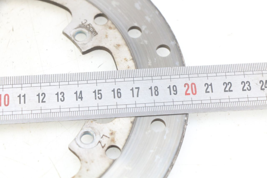 photo de DISCO FRENO ANTERIORE PIAGGIO VESPA PRIMAVERA 2T 50 (2013 - 2018) - Zoom sullo stato d'uso