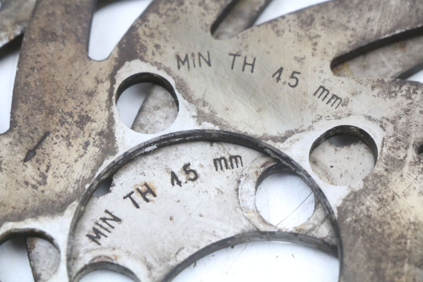 photo de DISCO FRENO ANTERIORE PIAGGIO X10 125 (2012 - 2017) - Primo piano tecnico