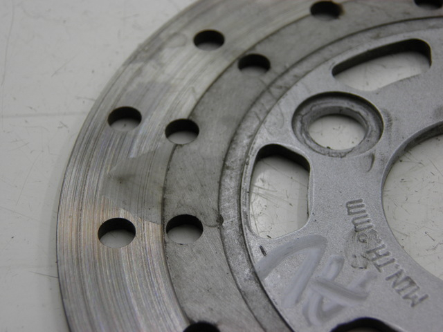 photo de DISCO FRENO ANTERIORE ZNEN ZN50QT-Q 50 (2010 - 2012) - Zoom sullo stato d'uso