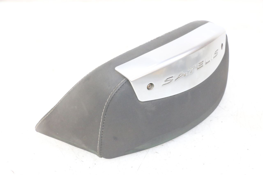 photo de SCHIENALINO PEUGEOT SATELIS 125 (2013 - 2018) - Stato della superficie e materiale