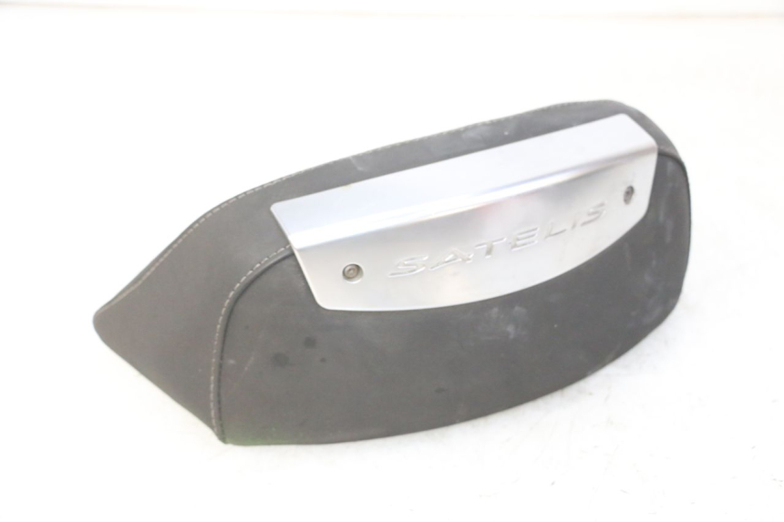 photo de SCHIENALE PEUGEOT SATELIS 125 (2010 - 2012) - Dettagli dei punti di fissaggio