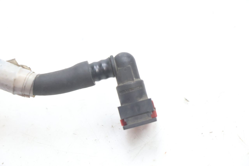 photo de TUBO INIETTORE KAWASAKI ER-6 ER6 N 650 (2005 - 2009) - Primo piano tecnico