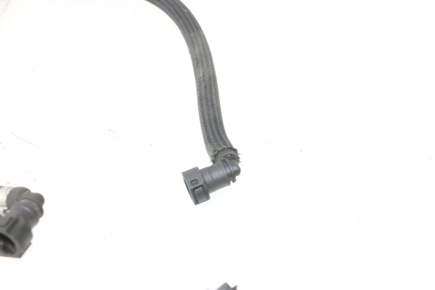 photo de TUBO INIETTORE PEUGEOT KISBEE 4T 50 (2023 - 2026) - Altra angolazione