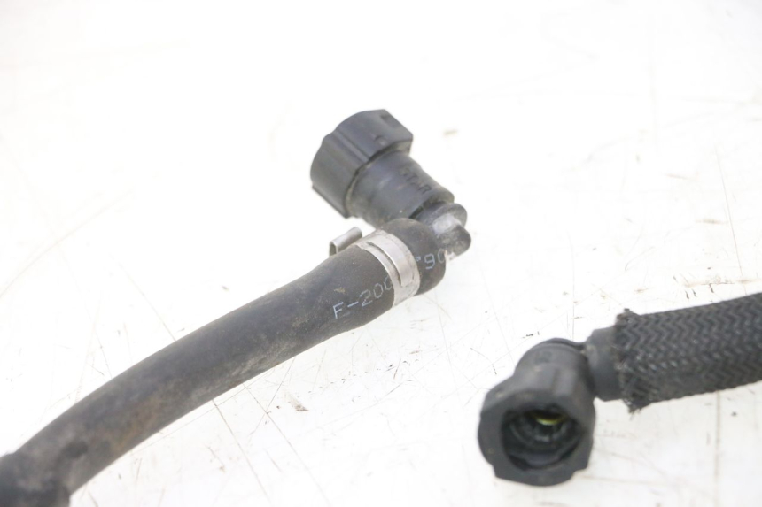 photo de TUBO INIETTORE PEUGEOT KISBEE 4T 50 (2023 - 2026) - Stato della superficie e materiale