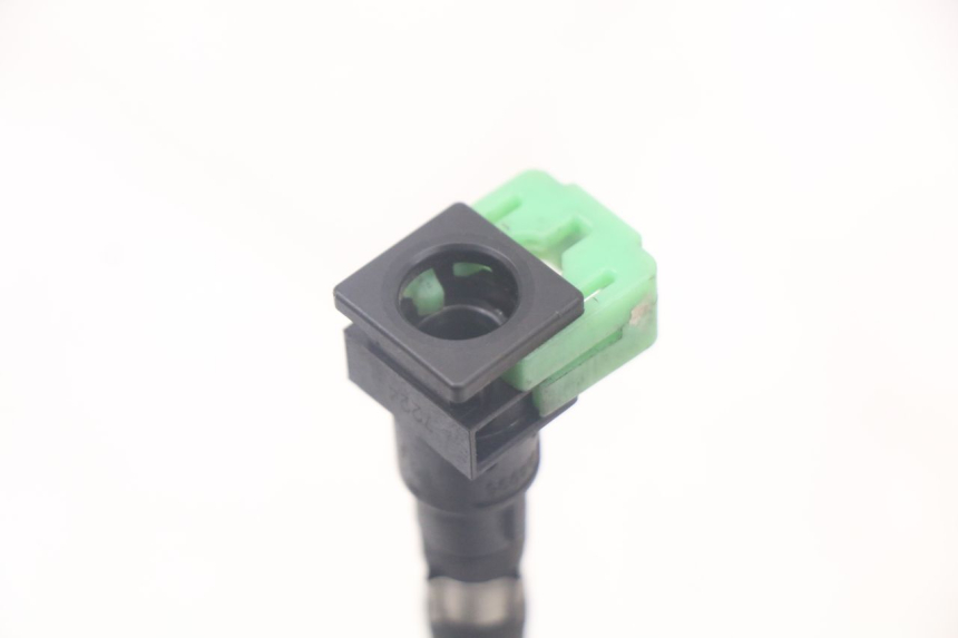 photo de TUBO INIETTORE YAMAHA XMAX X-MAX ABS 125 (2017 - 2020) - Altra angolazione