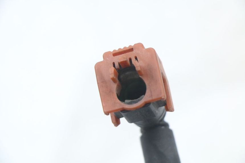 photo de TUBO INIETTORE YAMAHA XJ6 ABS 600 (2008 - 2016) - Altra angolazione