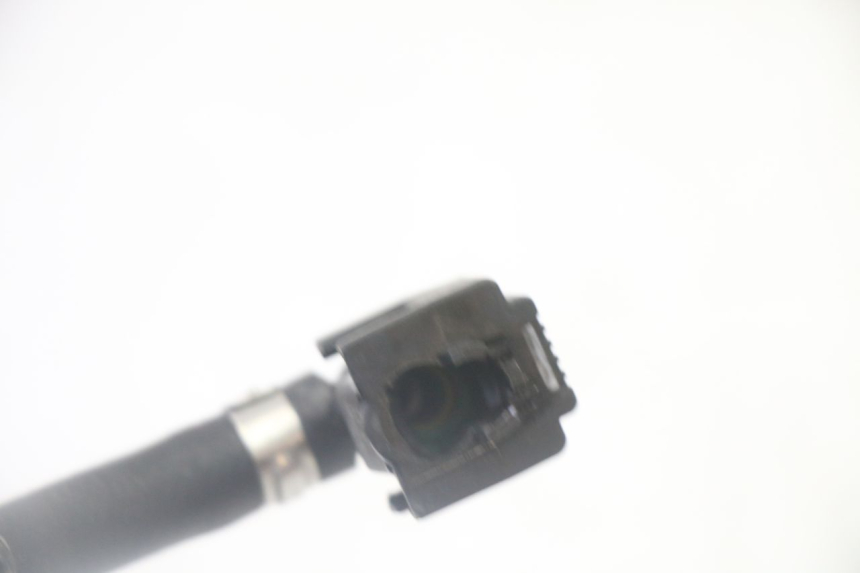 photo de TUBO INIETTORE YAMAHA YZ-F YZF 250 (2014 - 2018) - Primo piano tecnico