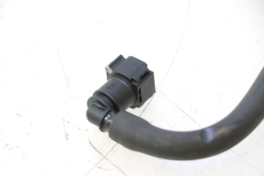 photo de TUBO INIETTORE PIAGGIO ZIP IGET 4T 50 (2021 - 2023) - Primo piano tecnico