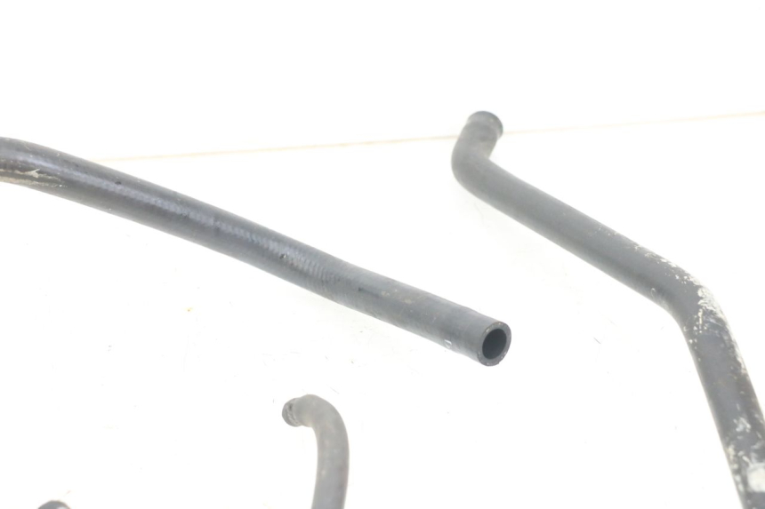 photo de TUBO DEL RADIATORE YAMAHA AEROX 2T 50 (2013 - 2017) - Primo piano tecnico