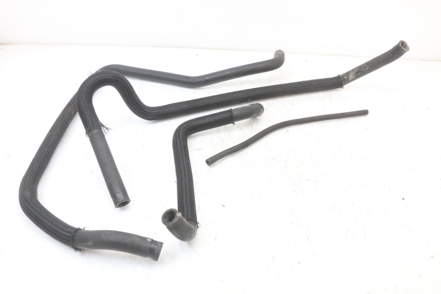 photo de TUBO RADIATORE SUZUKI BURGMAN 125 (2007 - 2014) - Dettaglio del componente