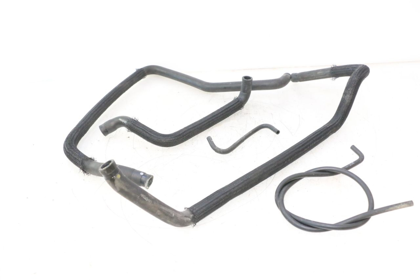 photo de TUBO RADIATORE SUZUKI BURGMAN 125 (2007 - 2014) - Vista principale