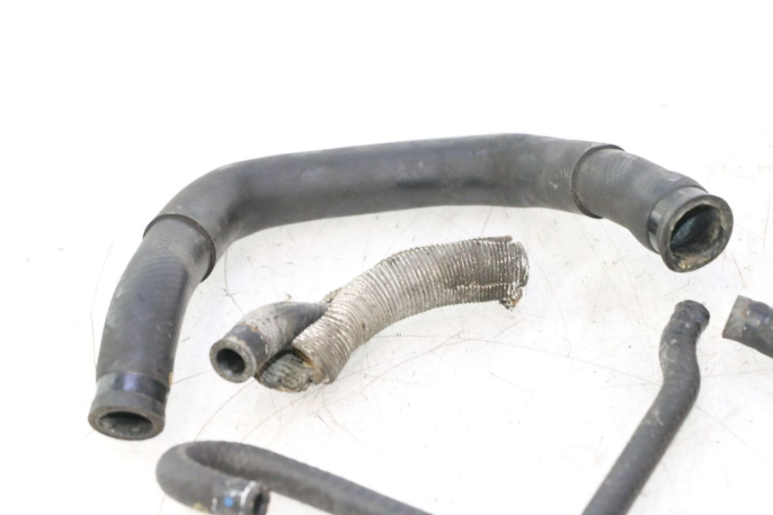 photo de Tubo del radiatore SUZUKI BURGMAN EXECUTIVE ABS 650 (2006 - 2012) - Altra angolazione