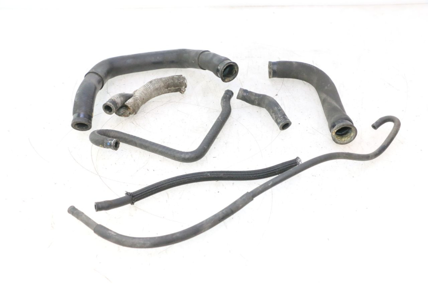 photo de Tubo del radiatore SUZUKI BURGMAN EXECUTIVE ABS 650 (2006 - 2012) - Primo piano tecnico