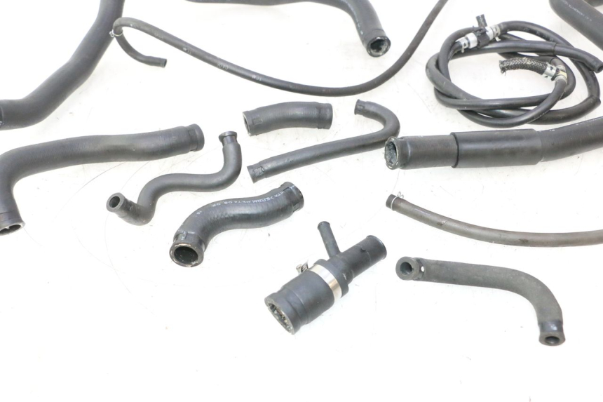 photo de TUBO HONDA FJS SILVER WING SILVERWING 400 (2005 - 2008) - Stato della superficie e materiale