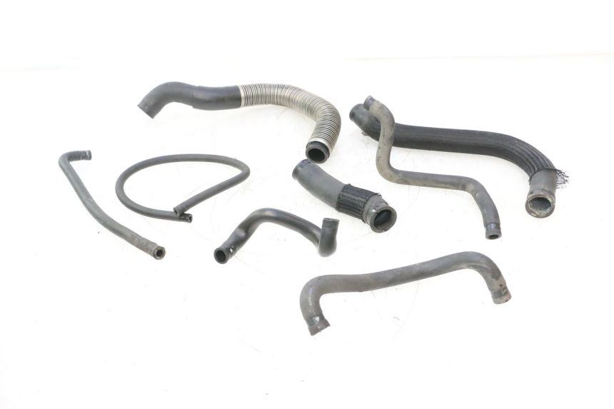 photo de TUBO DEL RADIATORE SUZUKI GSR 600 (2005 - 2012) - Vista principale