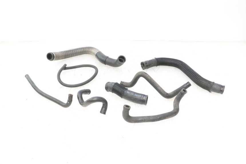 photo de TUBO DEL RADIATORE SUZUKI GSR 600 (2005 - 2012) - Dettaglio del componente
