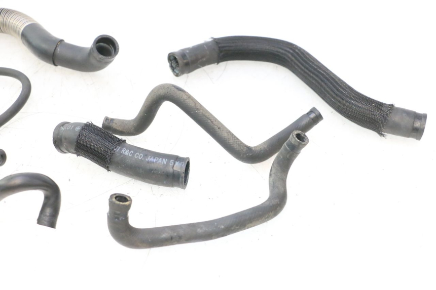 photo de TUBO DEL RADIATORE SUZUKI GSR 600 (2005 - 2012) - Altra angolazione